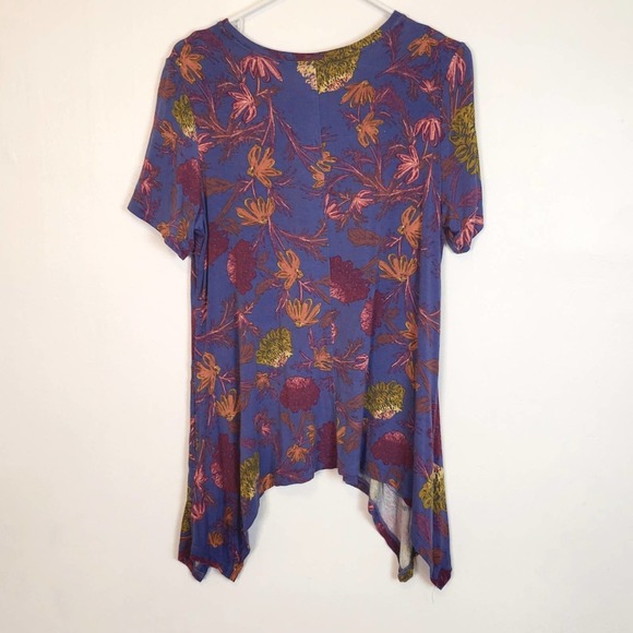 Blue Floral Knit top size M/L - Picture 4 of 4